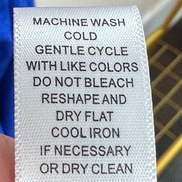 CUPIO WOMENS HALTER STYLE TOP BLUE SZ L PLEATING DETAIL ON V NECK AND STRAPS - Picture 6 of 7